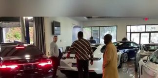 Mo Gates offre 450 millions à sa maman : Deux Ranger Rover et un Maybach-Mercedes S560″