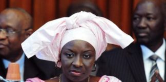 Mimi «boude», Amadou Bâ, Oumar Youm, Aly Ngouille, Boun Dionne chantent Macky