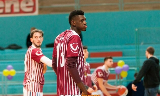 Italie – Basket : Le Scandone engage le longiligne Babacar Seye