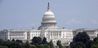États-Unis: accord au Congrès sur un plan de soutien à l'économie de 900 milliards de dollars