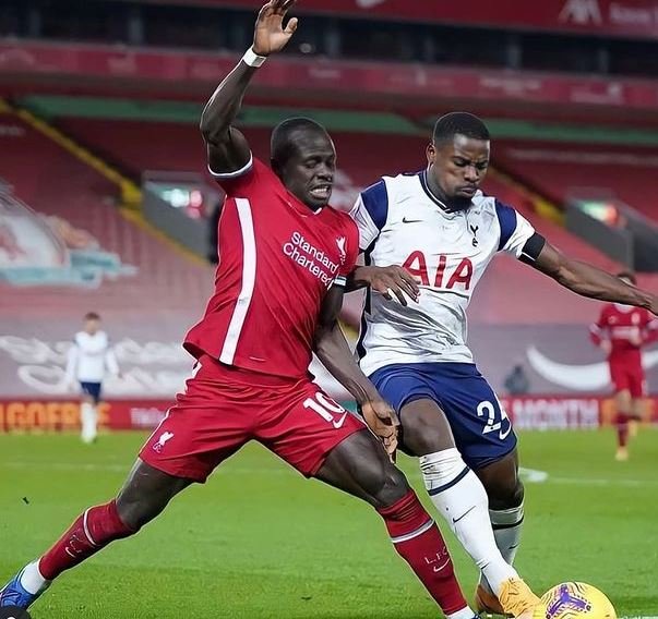 Serge Aurier vs Sadio Mané, le duel d’enfer qui a enflammé les réseaux sociaux…