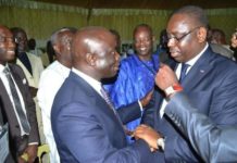 Vidéo : Quand Idy joue les troubadours devant Macky Sall