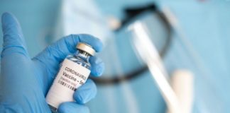 Les pays pauvres recevront des vaccins dans les semaines à venir, promet l'OMS
