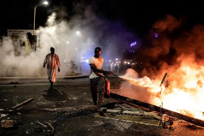 Bilan couvre-feu à Dakar et Thiès: plus de 400 personnes arrêtées, une centaine déférée…