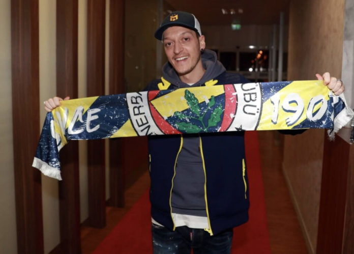 Mercato : Mesut Özil arrive à Fenerbahçe…