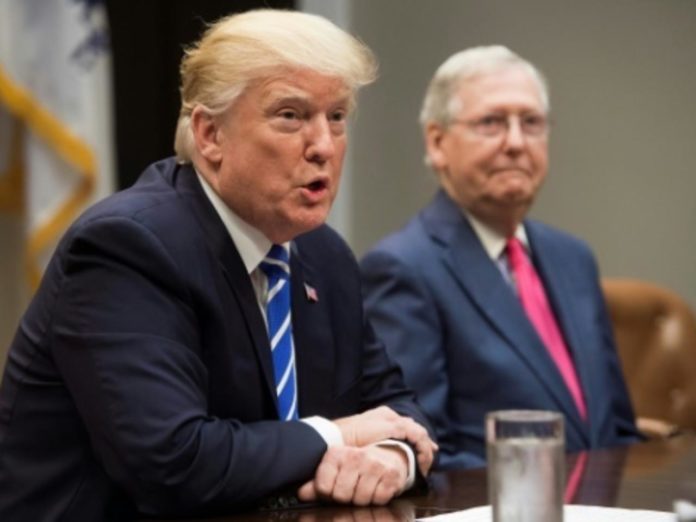 Donald Trump charge McConnell et sème la zizanie chez les républicains