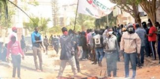 Affaire Sonko : Un déficient mental parmi les 19 manifestants envoyés en prison, sa mère Daba Fall peinée, s’exprime