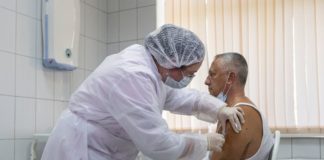 Vaccins anti-Covid : Pékin et Moscou étendent leur influence