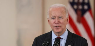 Une première conférence de presse pour Biden en pleine polémique sur les armes et les migrants