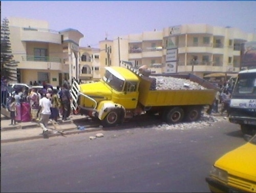 Urgent – Consternation à Dahra Djoloff: Un talibé de 09 ans qui était en train de dormir écrasé par un camion