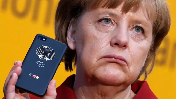 La NSA a espionné des dirigeants européens, dont Angela Merkel, «via» le Danemark