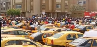 Vidéo Rassemblement Place de la Nation : Fippu des taximen contre les Tiak-Tiak et autres…