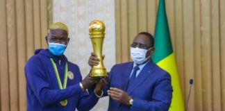 Distinction plus enveloppe financière: Macky récompense les lions du Beach Soccer