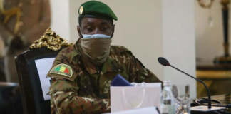 Mali: Assimi Goïta a reçu une délégation de la CMA en présence de Choguel Maïga