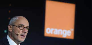 Crise politique en France: une panne massive chez Orange perturbe les numéros d'urgence