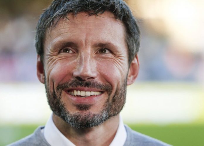 VFL Wolfsburg : Mark Van Bommel nouvel entraîneur des Loups