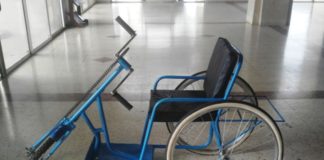 Secours à un homme au bord du suicide : Sidiki Kaba remet un tricycle à un militaire blessé et désespéré