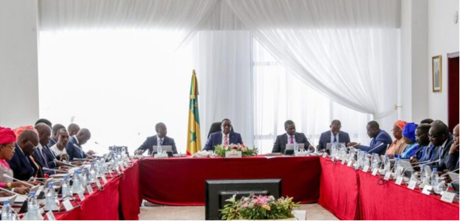 Conseil des Ministres en pause: Macky Sall rappelle à ses Ministres la nécessite de poursuivre le travail