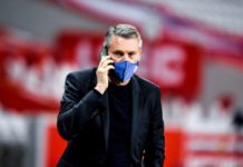 Le président du LOSC, Olivier Létang évoque l’arrivée de Jocelyn Gourvennec sur le banc du LOSC en lieu et place de Christophe Galtier. C’est devant la presse qu’il a donné les raisons de ce choix et explique pourquoi Gourvennec et pas un autre entraîneur. « Il nous a fallu faire un choix d’un nouveau coach. J’ai lu qu’il y avait une pression par rapport à la reprise de l’entraînement. On n’était pas contraints, on voulait surtout faire bien. C’était important pour nous de choisir le bon coach. On avait défini un certain nombre de critères. Il fallait un coach dynamique, avec de l’envie et beaucoup d’énergie. C’est un métier qui pompe beaucoup d’énergie. On voulait un coach fédérateur, manager avec de la personnalité, un coach qui ait la capacité de travailler avec un staff et une organisation qui travaillent bien. » A-t-il expliqué. Avant de conclure : « On voulait un coach qui ait une capacité à intégrer de jeunes joueurs, qui parle français avec une expérience de la Ligue 1 et au niveau européen. Jocelyn l’a comme joueur et entraîneur en Europa League. Il a réussi à sortir des poules avec Guingamp. Nous avons parlé avec Jocelyn de l’effectif. Nous voulions quelqu’un qui soit en capacité de prendre la suite rapidement, avec une cohérence dans l’état d’esprit, la méthodologie, la mentalité. Jocelyn coche toutes ces cases. »