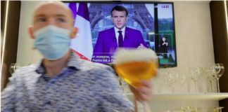 Covid-19: Emmanuel Macron serre la vis sur la vaccination pour ne pas hypothéquer la relance