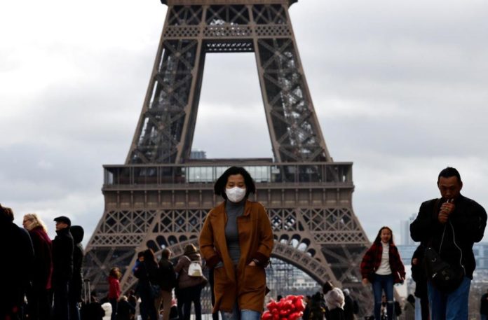 Covid: un passe sanitaire en France pour les touristes étrangers