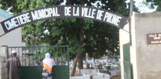 Macky accorde 4 hectares pour l'extension du cimetière de Pikine