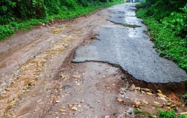 Route cahoteuse, poste sante sans équipements : Diayane déverse sa colère dans la rue