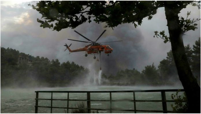 En Grèce, les incendies font rage et la situation devient préoccupante