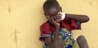 Après les deux homosexuels à la mosquée: Un jeune homme surpris sur un malade mental