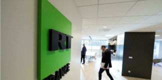 Guerre en Ukraine: les médias russes RT et Sputnik bientôt bannis de l'UE?