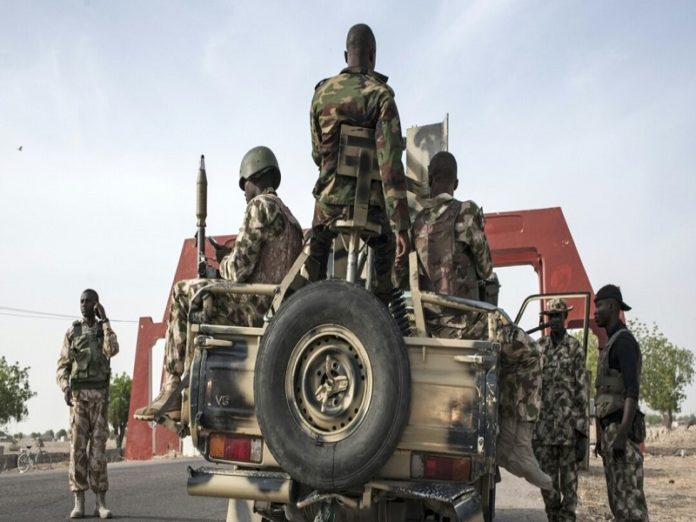 A la tête d’une mission de Benno Bokk Yakaar à Guédiawaye, Aminata Touré a fait passer le message du chef de l’Etat, à la centaine de responsables du département venus répondre à son invitation. Cette communication est axée sur la réunification des forces de la majorité présidentielle dans la perspective des prochaines élections législatives. C’est en toute liberté en effet que 35 orateurs ont pu prendre la parole, pendant 5 tours d’horloge, pour réaffirmer leur engagement derrière le président Macky Sall. S’ils ont unanimement plébiscité le leadership de leur coordonnateur Aliou Sall, les leaders départementaux de Benno ont objectivement analysé le déroulement des dernières élections pour en tirer les leçons. La nécessite de l’unité, de la solidarité et du pardon ont été les maître-mots de cette rencontre, selon des informations rapportées par Dakaractu. Les leaders de Benno de Guediawaye ont aussi souligné l’importance de redonner la priorité à la démarche de proximité et l’intérêt qu’il faut accorder à la jeunesse. Par ailleurs, ils ont demandé à Mimi Touré de plaider auprès du président de la coalition et des autres leaders nationaux du Benno, pour une plus grande attention à Guédiawaye. Accompagnée de Pape Samba Mboup, de Émilie Zalé et de Mamadou Wagué tous chefs de parti membres de BBY, l’ancien Premier ministre a réaffirmé l’appel du président de la République pour une plus grande unité, « seul gage de la victoire ».