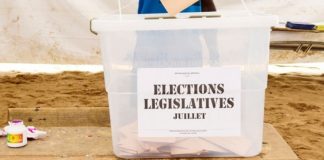 Législatives: plusieurs partis d’opposition retirent leurs fiches de parrainage malgré l’appel à la suppression