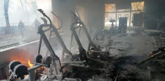 À la Une: les Russes s'apprêtent à lancer l'assaut contre la capitale ukrainienne