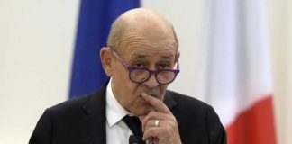 Mali : Une plainte contre Le Drian pour corruption