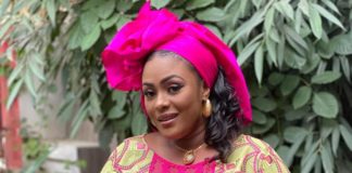 (03 photos) : L’actrice Adja majestueuse dans sa taille basse