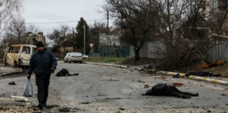 «J’ai tourné la tête, j’ai vu tous ces cadavres par terre»: Boutcha, un cimetière à ciel ouvert