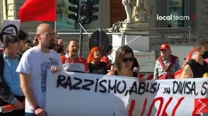 Italie : Marches pour le Sénégalais battu et soutien aux policiers »racistes »