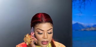 (02 photos) : Amina Poté illuminée par le jaune or de sa tunique et de ses bijoux
