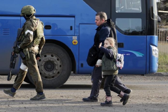 «Plus d'un millier» de soldats ukrainiens dont «des centaines de blessés» toujours à Azovstal, dit Kiev