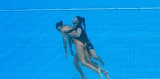 Mondiaux de Natation : Les images folles d'une nageuse américaine sauvée par sa coach de la noyade aprés un malaise