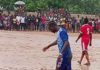 Image du jour: Sadio Mané jouant sous la pluie et sur un terrain boueux à Bambali