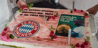 Sadio Mané célébré par le Bayern après son trophée aux Caf Awards