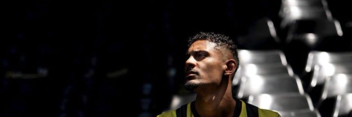 Sébastien Haller réagit après la détection d'une tumeur chez lui