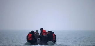 Migrants: nouveau record de traversées illégales de la Manche en une journée