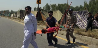 Un tiers du Pakistan sous les eaux, les hôpitaux en première ligne