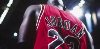 Un maillot de Michael Jordan proposé aux enchères pour 3 à 5 millions de dollars