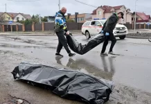 Plus de quatre mois après le retrait des Russes, la ville de Boutcha enterre ses morts