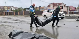 Plus de quatre mois après le retrait des Russes, la ville de Boutcha enterre ses morts