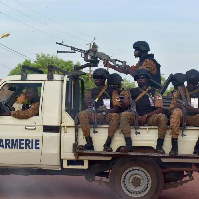 Burkina Faso : au moins 11 soldats tués et 50 civils portés disparus après une attaque