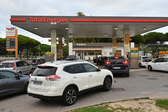 Grève à TotalEnergies: la CGT quitte la table des négociations